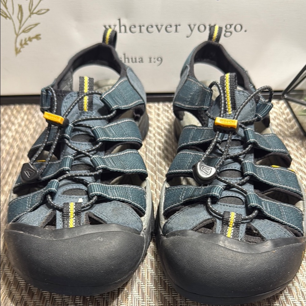 Keen Blue and Yellow Sandals with Protective Toe Cap Men SZ 11.5 Box 4